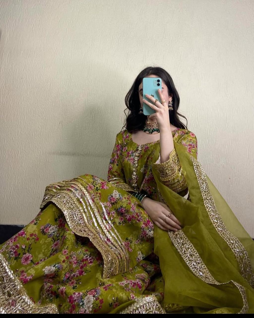 MARIA B LAWN EMBROIDERY DRESS 3 PIECE 2323